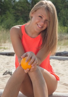 Vanea Aka Viola Femjoy Oranges 1