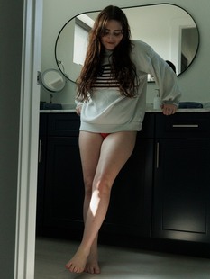 Lilibet Saunders Zishy 1